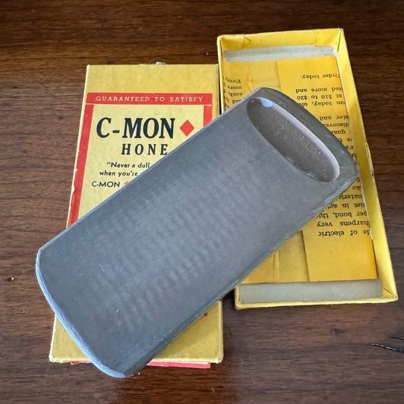 VINTAGE C-MON HONE, BARBER TOOL, CARL MONKHOUSE, PETER J MICHAELS, INC - Picture 2 of 4